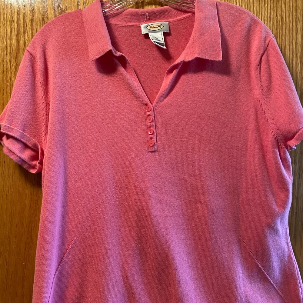 Polo in melon color